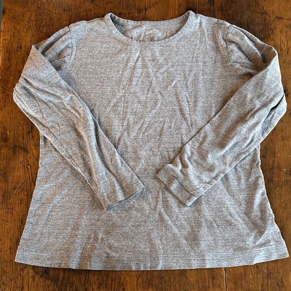 Duluth Trading Co Tops - Duluth Trading Co Gray Long Sleeve Crewneck Tee